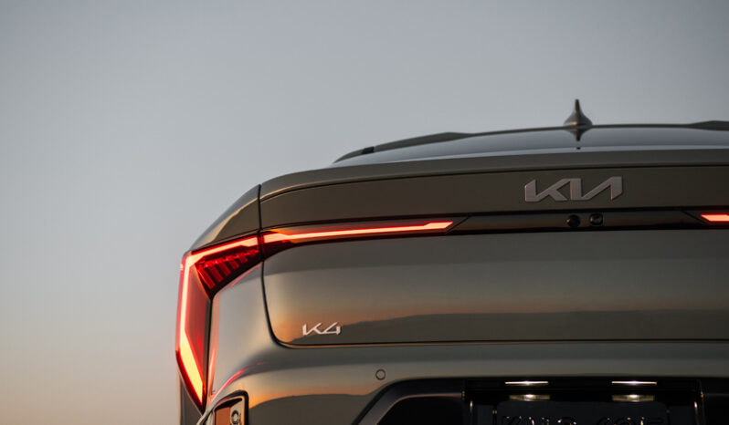 Kia K4 Sedán lleno